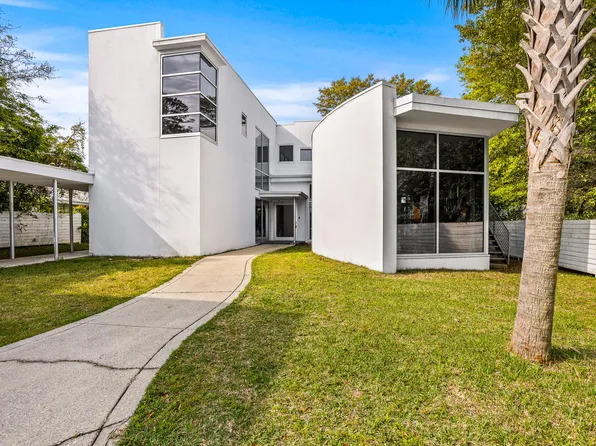 240 Lafitte Cres, Fort Walton Beach, FL 32547