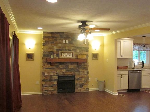 5th image of 213 Willis Dr