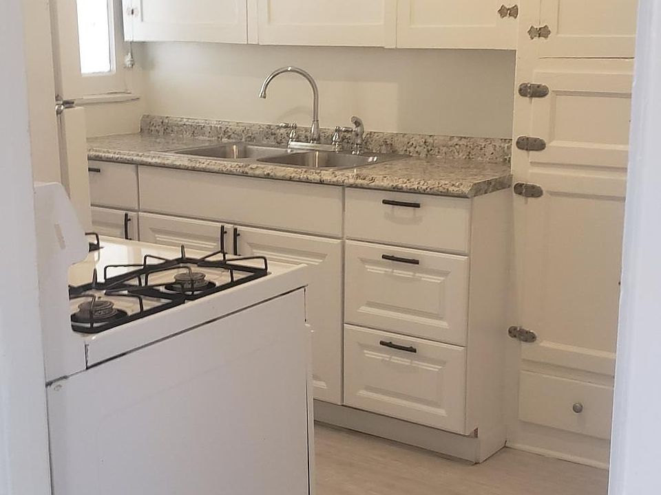 1st image of 607 N Eleanor St