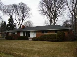 32580 Hearthstone Rd, Farmington Hills, MI 48334