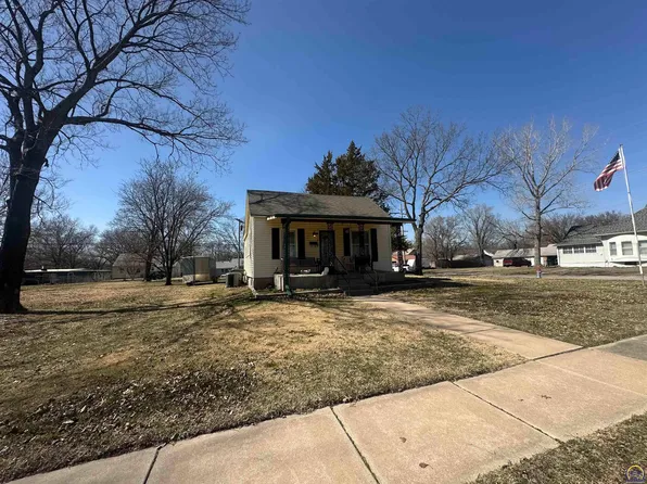 301 S Sylvan St, Emporia, KS 66801