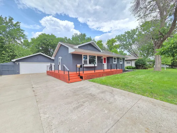 4106 Woodbine Ln, Brooklyn Center, MN 55429