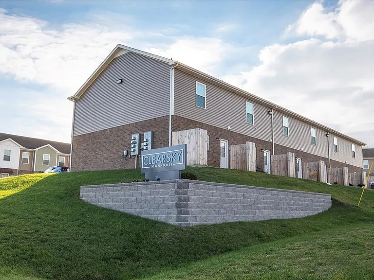 Clearsky Townhomes — Photo 16