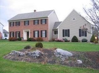 525 Greenhowe Dr, Lititz, PA 17543