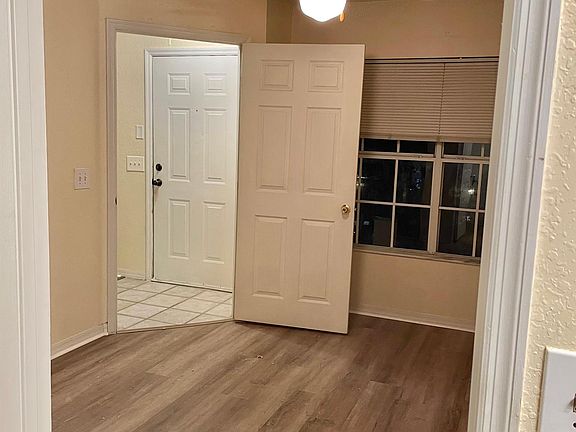 5th image of 13700 N Richmond Park Dr #1010