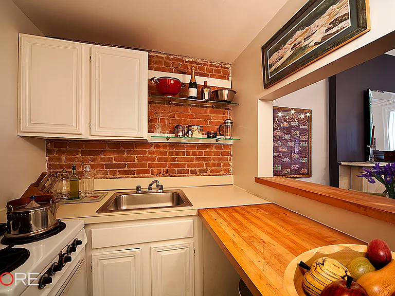 34 E 38th St #4B — Photo 5
