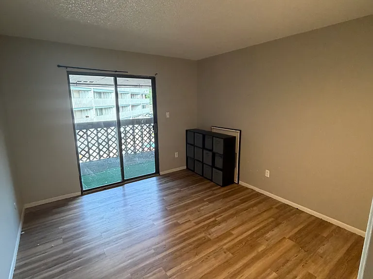 935 Saturn Dr #201 — Photo 8