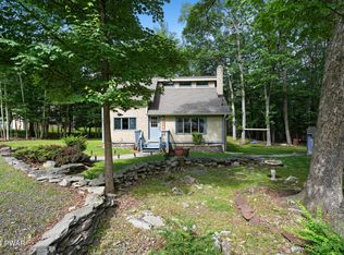 101 Mink Rd, Dingmans Ferry, PA 18328