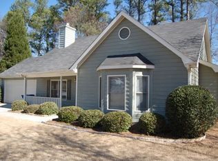 1405 Shamrock Hill Cir, Loganville, GA 30052