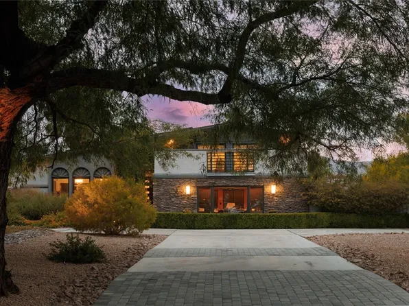 5285 N Chieftain St, Las Vegas, NV 89149