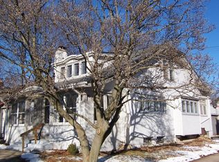 4824 W Blue Mound Rd, Milwaukee, WI 53208