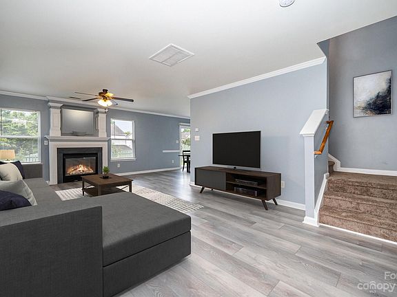3rd image of 5529 Wyalong Dr