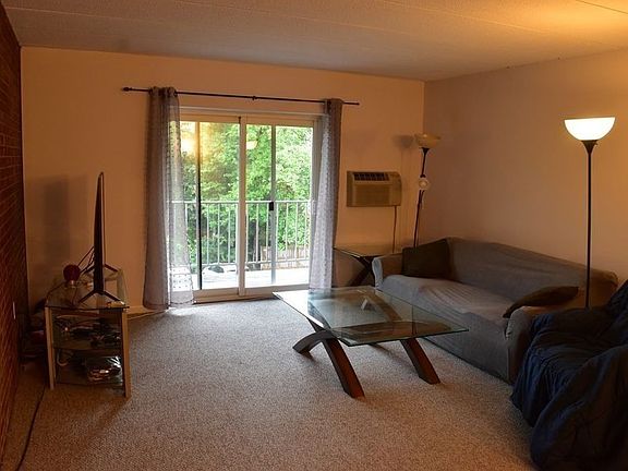 3rd image of 50 Webster St