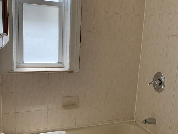 4th image of 25-55 35th St #2R