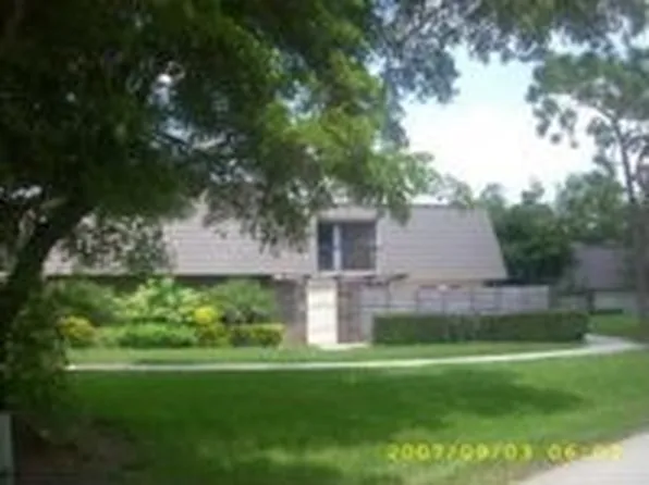 1013 10th Ter, Palm Beach Gardens, FL 33418