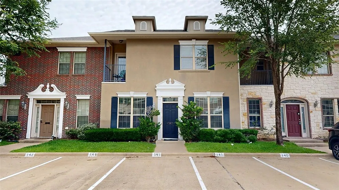 4 bed, 1496 sqft, $1,800 — Photo 1