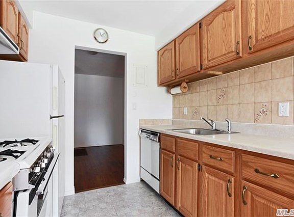 5th image of 1 Toms Point Ln APT 9G