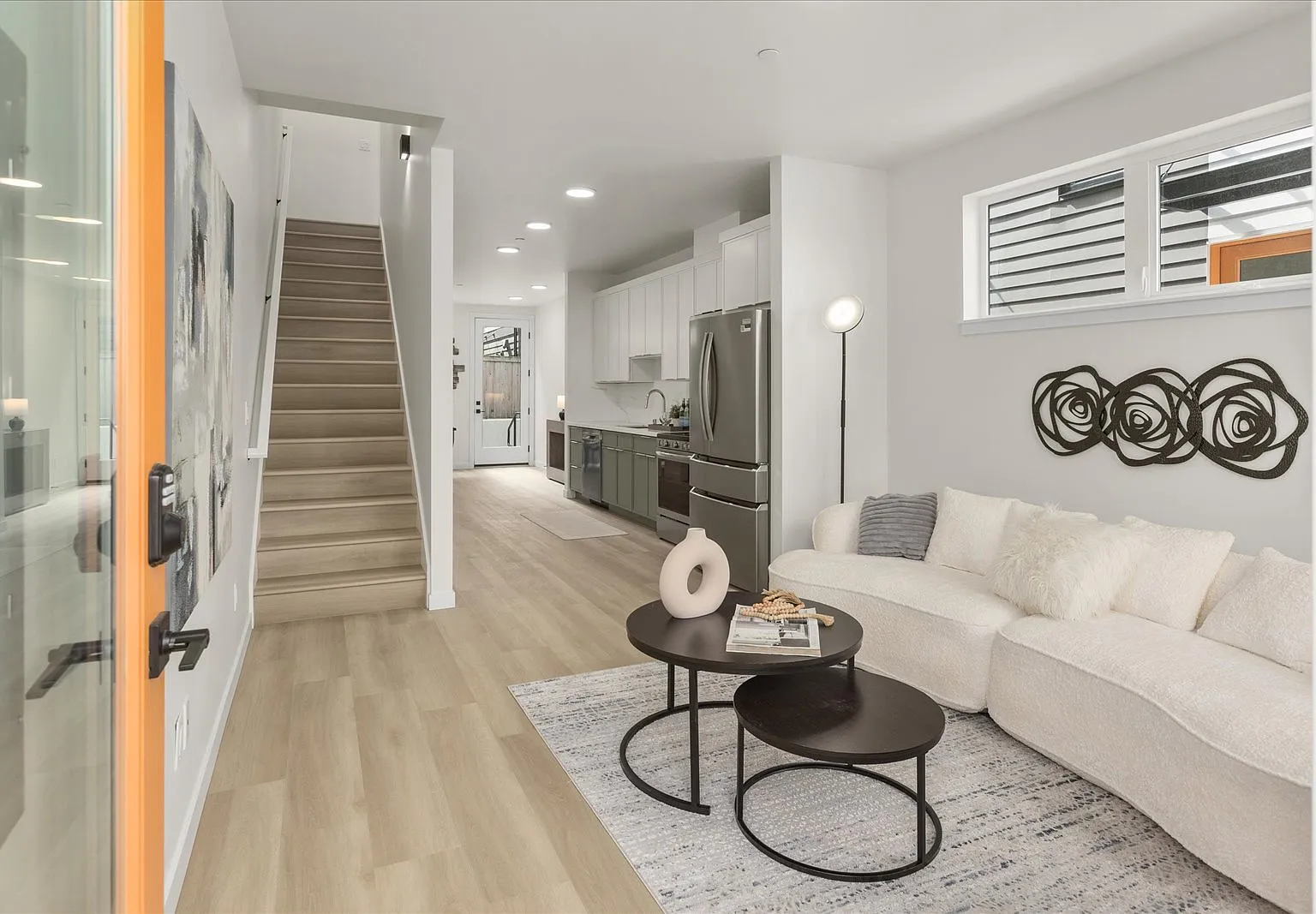 3 bed, 2.5 bath, 1590 sqft, $4,750 — Photo 1
