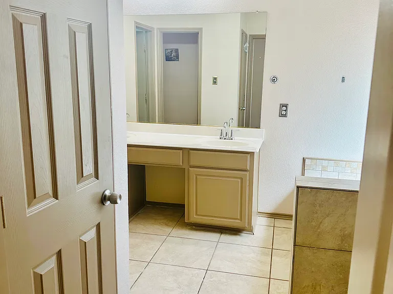 313 Broadmoor Dr — Photo 12