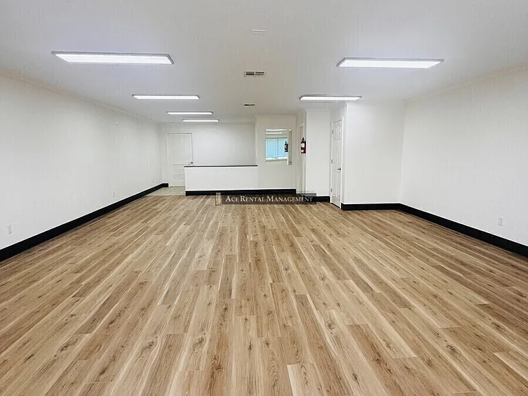 2907 Nederland Ave #107001002 — Photo 9