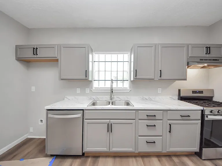 2102 Gray St #1 — Photo 5