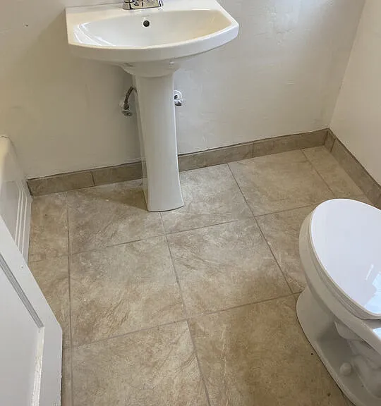 1050 W 60th Pl #1/2 — Photo 3