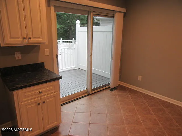 3 bed, 3.5 bath, 1792 sqft, $3,900 — Photo 4