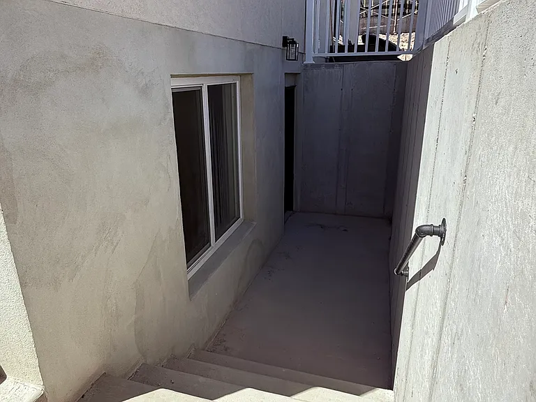 1128 W Gossamer Ln #BASEMENT — Photo 4