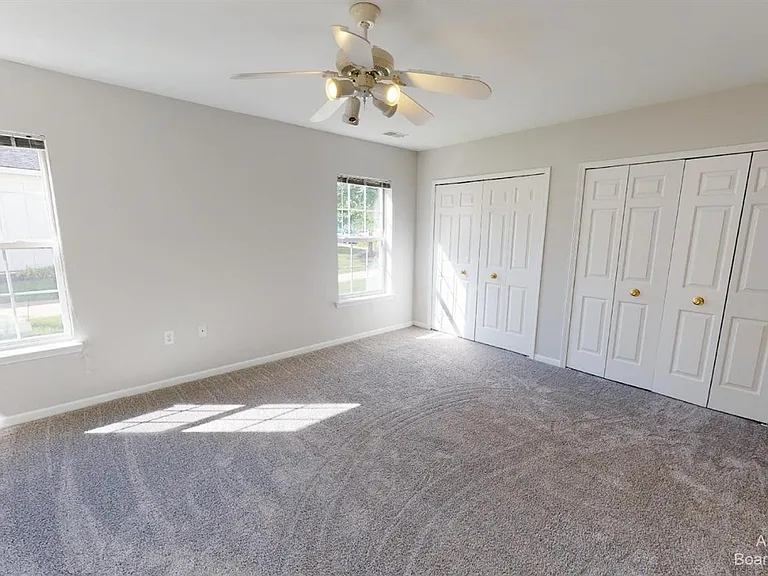 2785 S Knightsbridge Cir — Photo 15