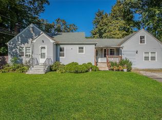 29 Collins Ave, Kings Park, NY 11754