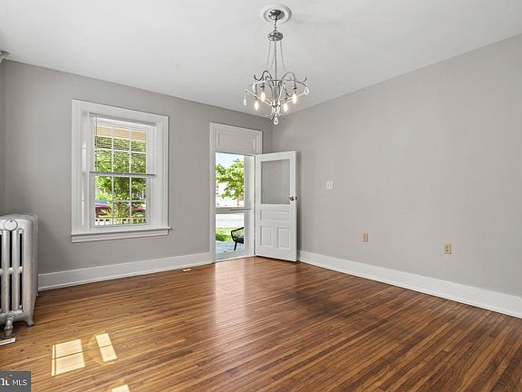 4th image of 19332 Longmeadow Rd