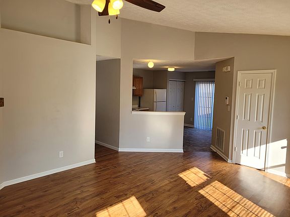 3rd image of 10711 Cobblestone Dr