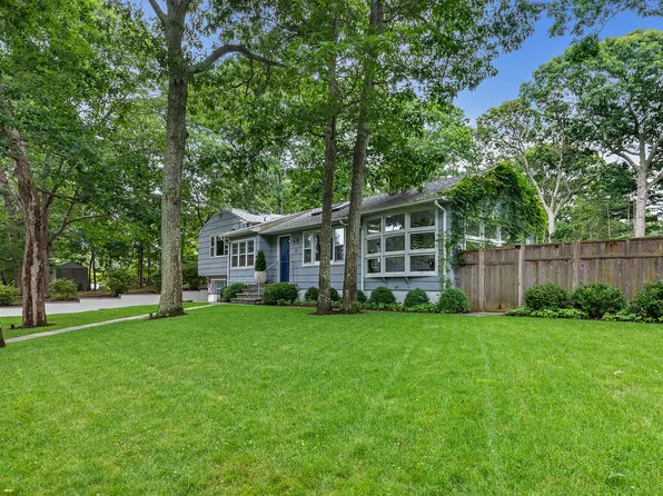 https://photos.zillowstatic.com/fp/4195e38892964ca6d5772e7a9ed2aa1a-p_e.webp