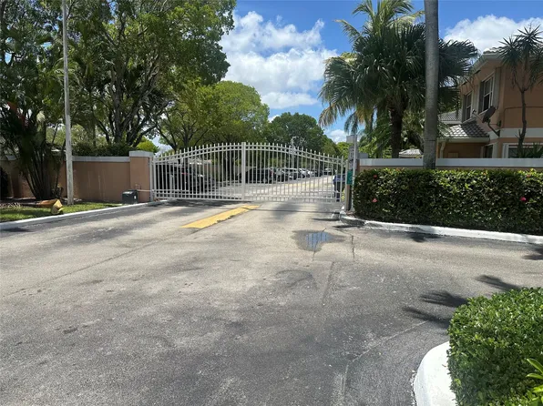 3263 NW 44th Street #6, Oakland Park, FL 33309