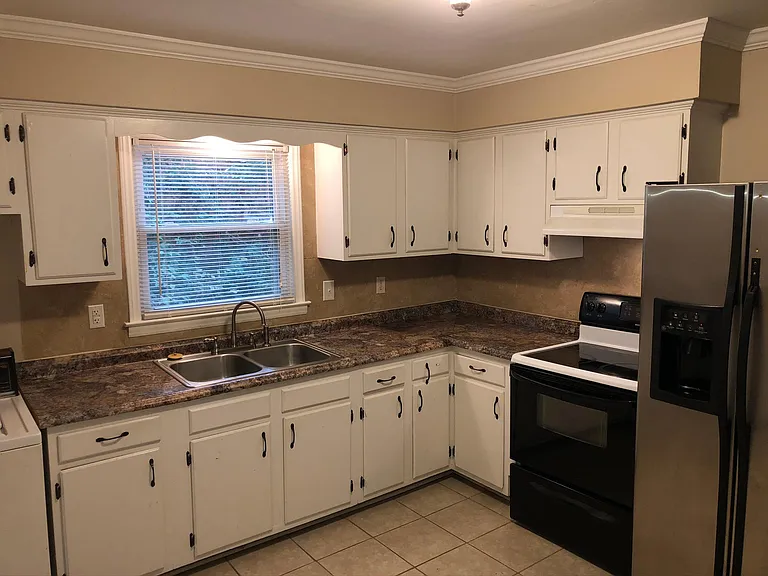712 Edgegreen Dr — Photo 5