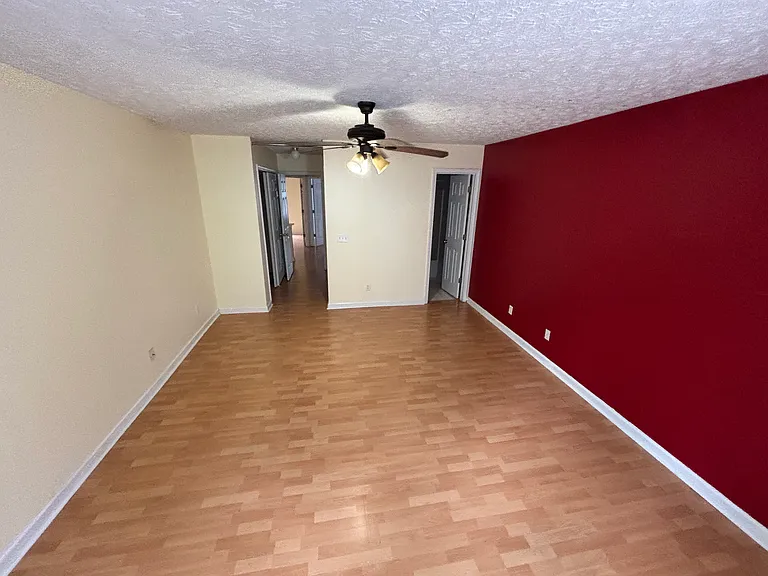 310 Paxton Ct — Photo 17