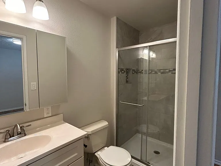 2407 Burcham St — Photo 15