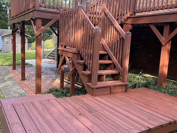 Enjoy the balcony on beautiful days, great for entertaining.