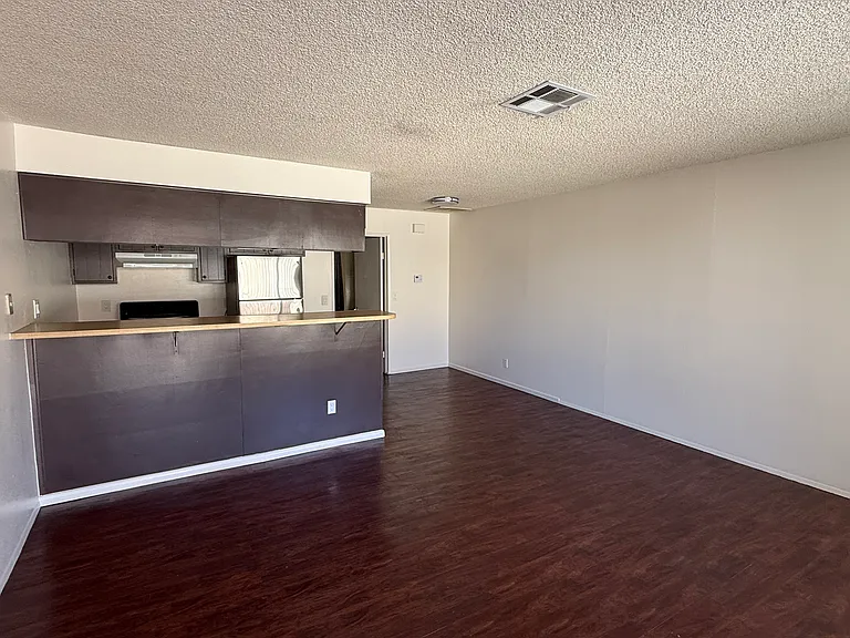 312 E Williams St #B — Photo 7
