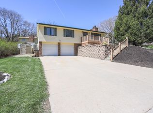 122 Upland Dr, Council Bluffs, IA 51503