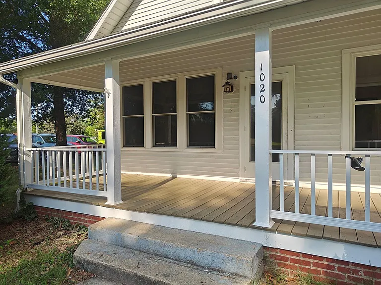 1020 Salisbury Dr — Photo 4
