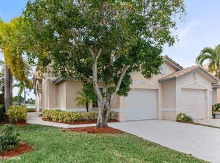 10574 Pelican Dr, Wellington, FL 33414