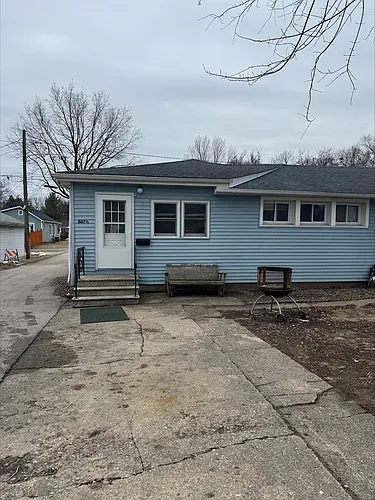 607 Armstrong St #1/2 Photo 1