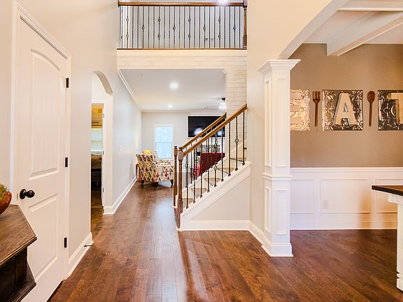 5th image of 37 Farmstead Way