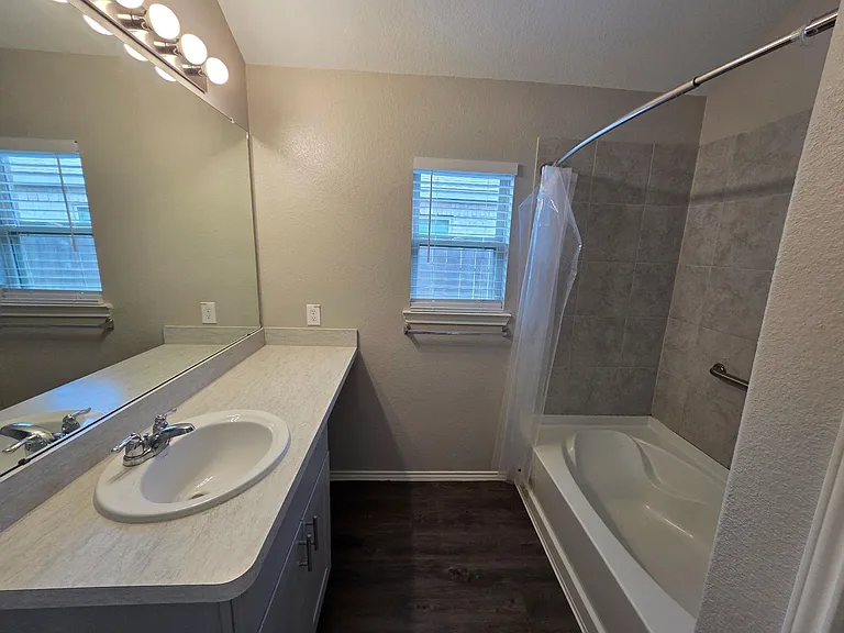 20714 Southern Woods Dr — Photo 17