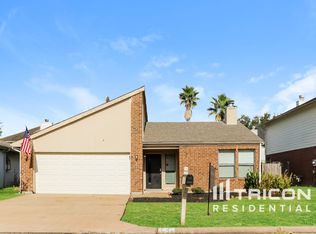 631 Shady Brook Dr, Stafford, TX 77477
