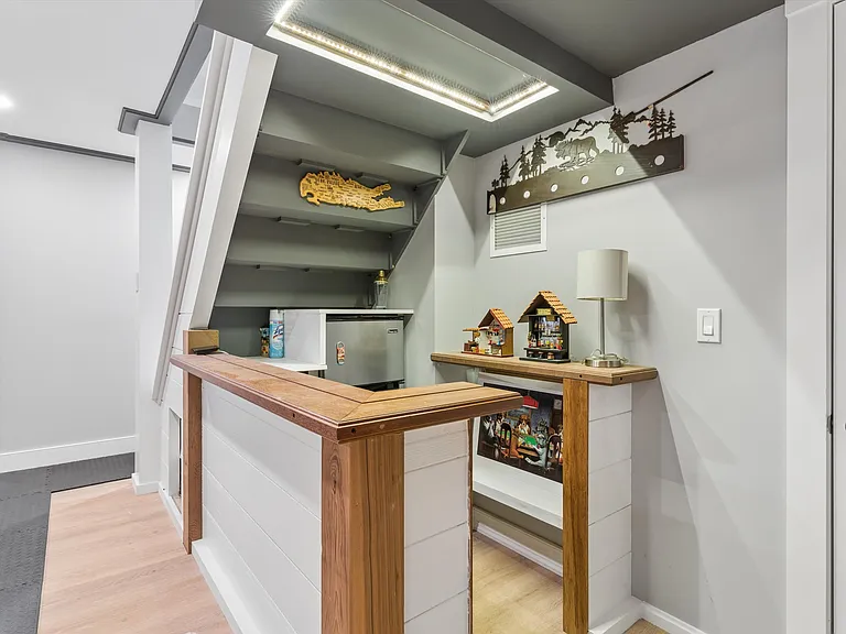 15 Hawthorne St — Photo 14