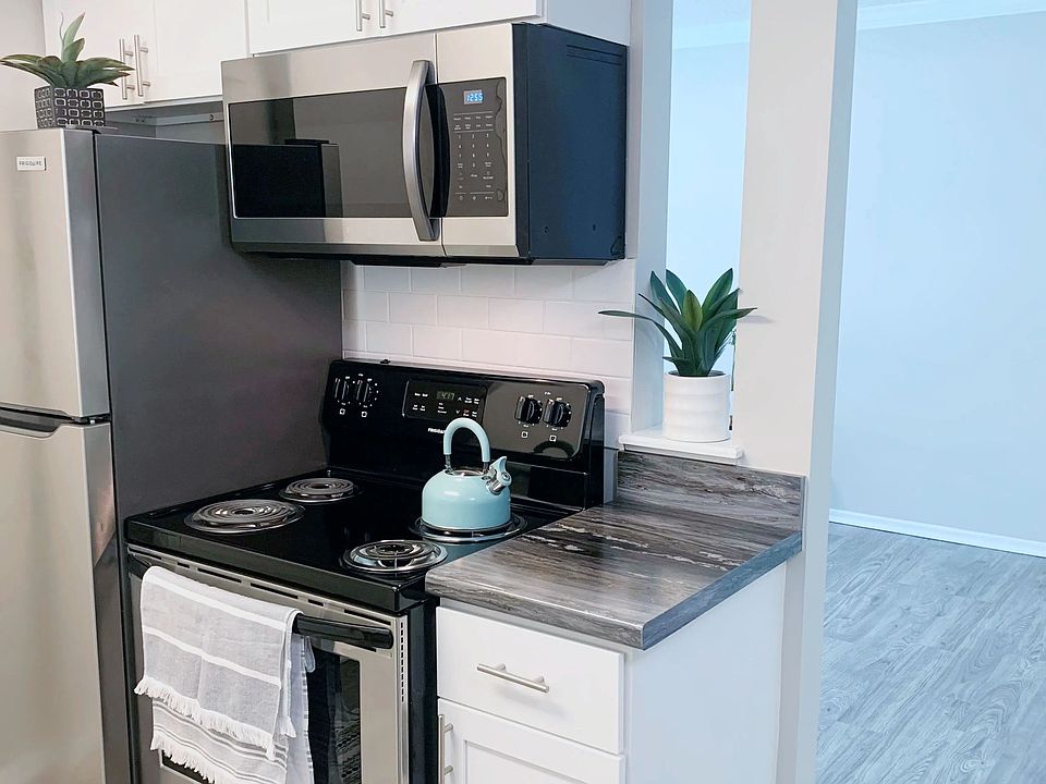 Our chic studio apartments feature a separate kitchen area with modern finishes, combining functionality with style.