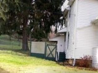 14 Spring St, Westover, WV 26501