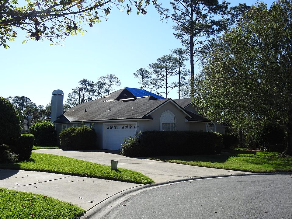 2nd image of 1075 Blue Heron Ln W
